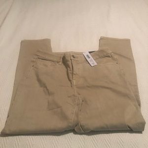 Chico’s so slimming girlfriend ankle jeans